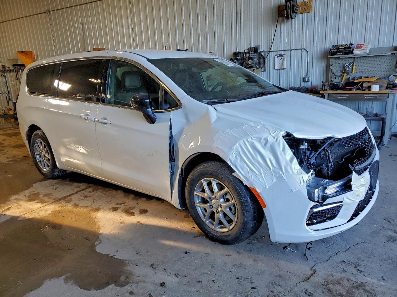 2026 CHRYSLER PACIFICA SELECT photo 4