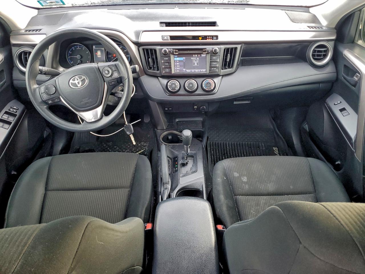 2018 TOYOTA RAV4 LE photo 8