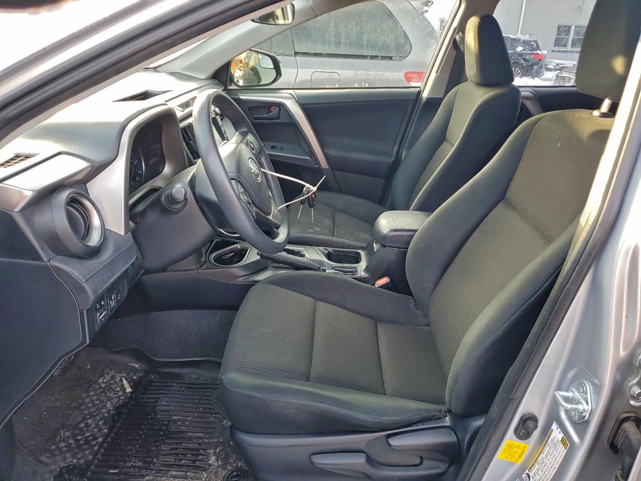 2018 TOYOTA RAV4 LE photo 7
