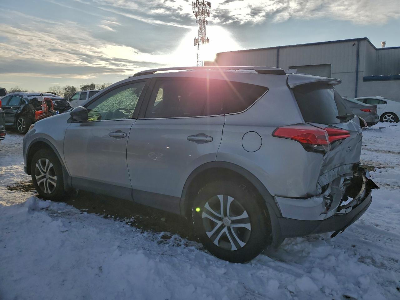 2018 TOYOTA RAV4 LE photo 2