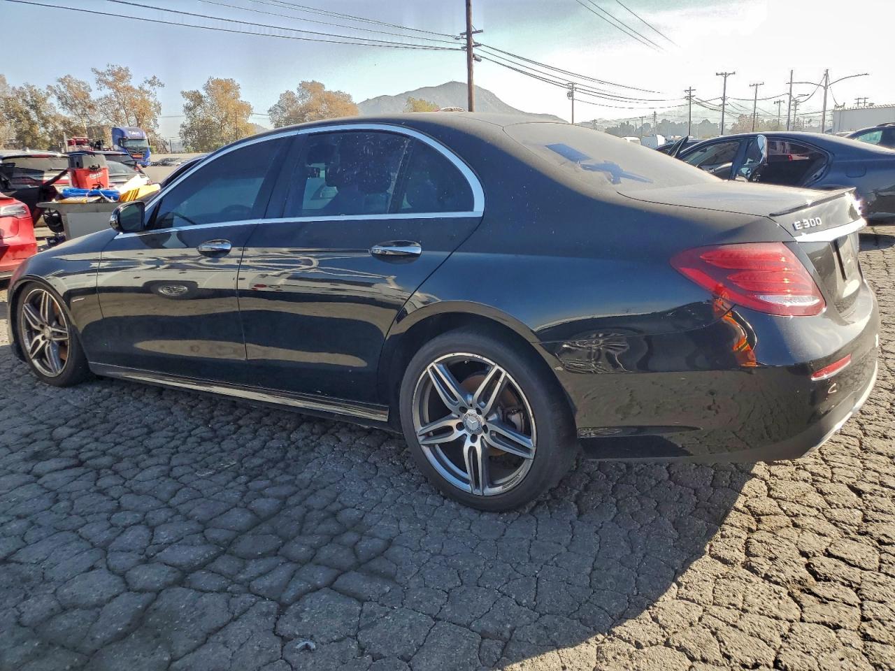 2017 MERCEDES-BENZ E 300 photo 2
