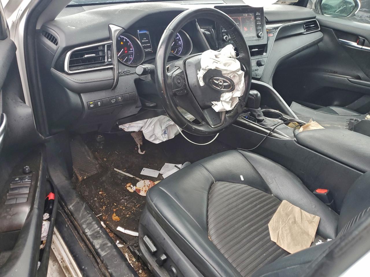 2021 TOYOTA CAMRY SE photo 8