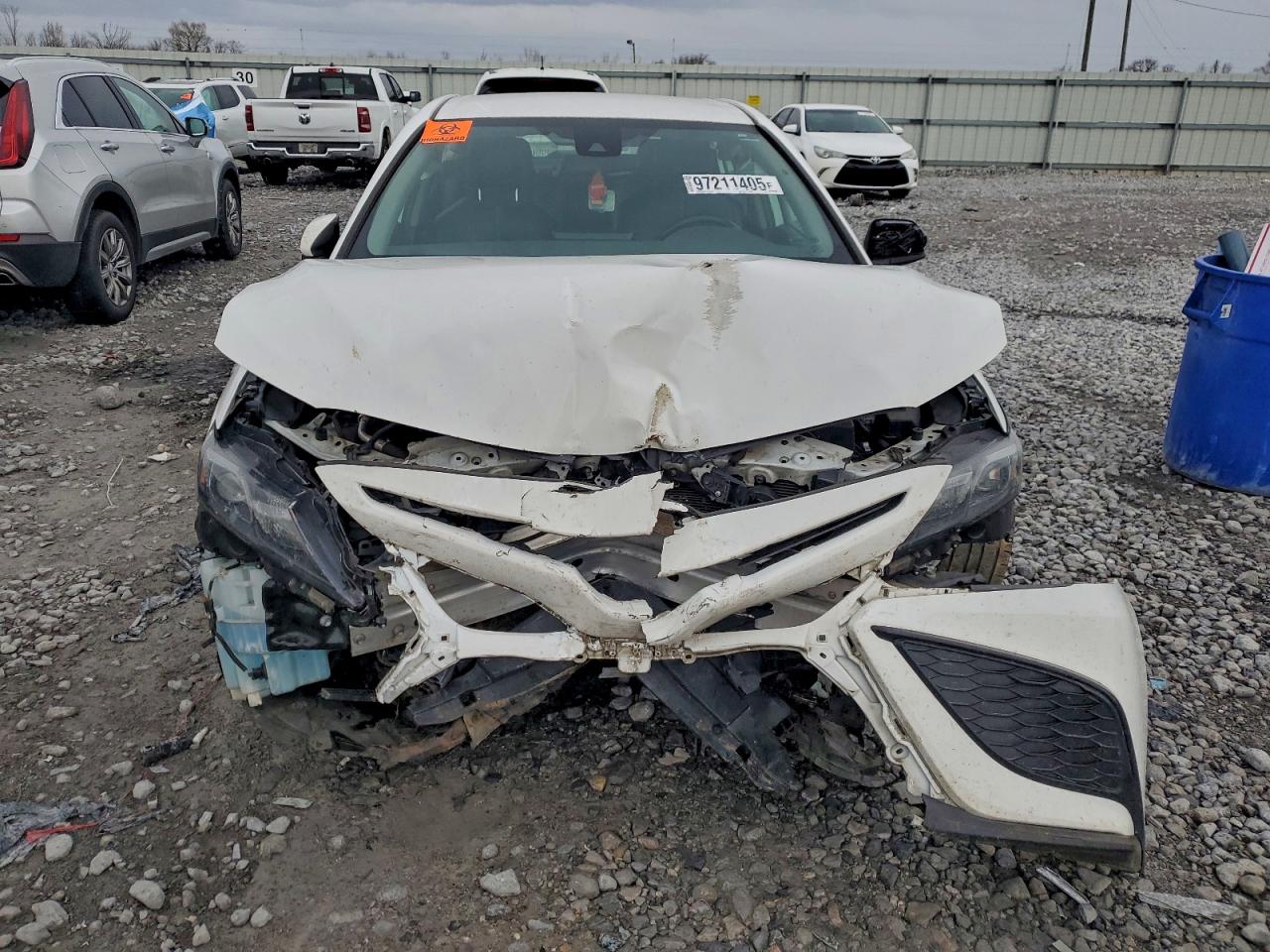 2021 TOYOTA CAMRY SE photo 5