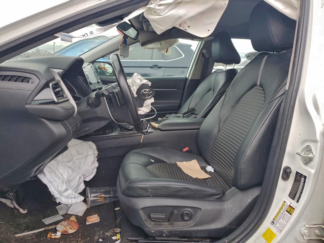 2021 TOYOTA CAMRY SE photo 7