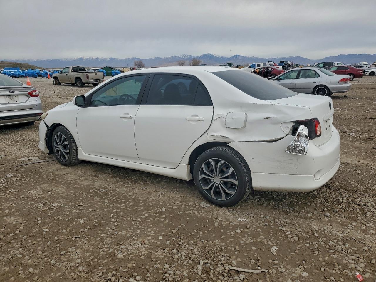 2009 TOYOTA COROLLA BASE photo 2