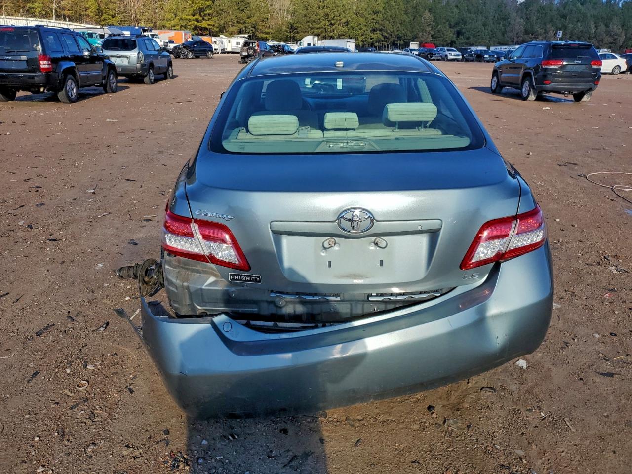 2011 TOYOTA CAMRY BASE photo 6