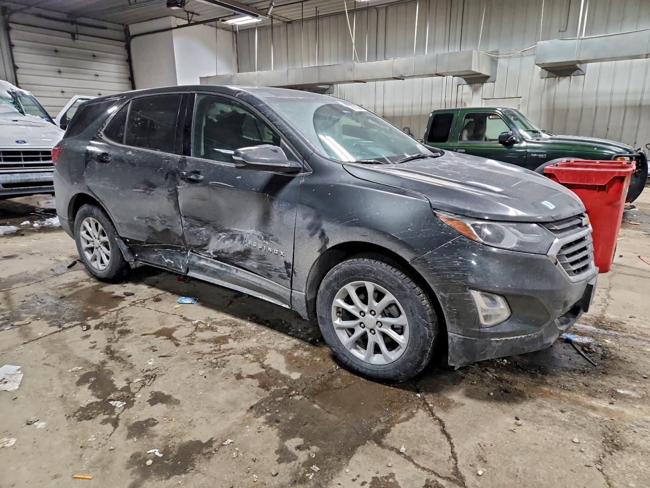 2019 CHEVROLET EQUINOX LT photo 4