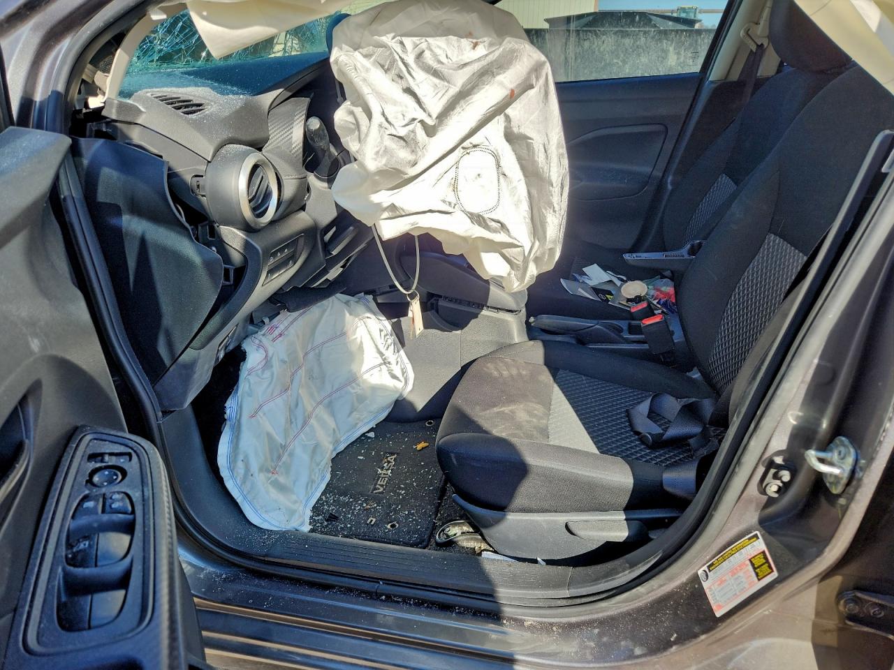 2024 NISSAN VERSA S photo 7