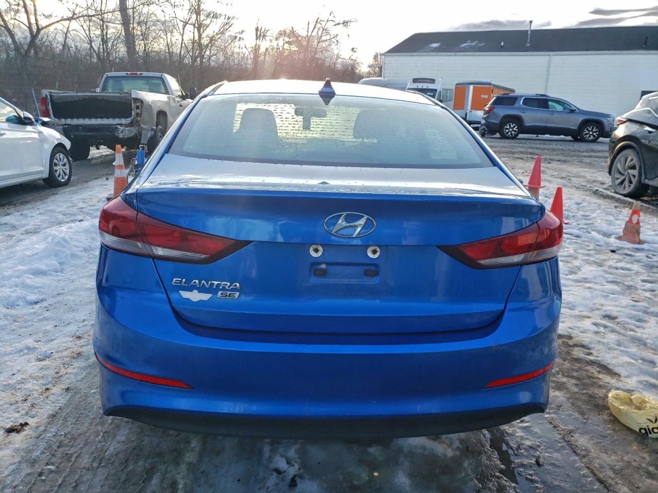2017 HYUNDAI ELANTRA SE photo 6