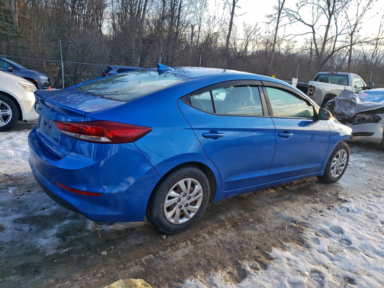 2017 HYUNDAI ELANTRA SE photo 3