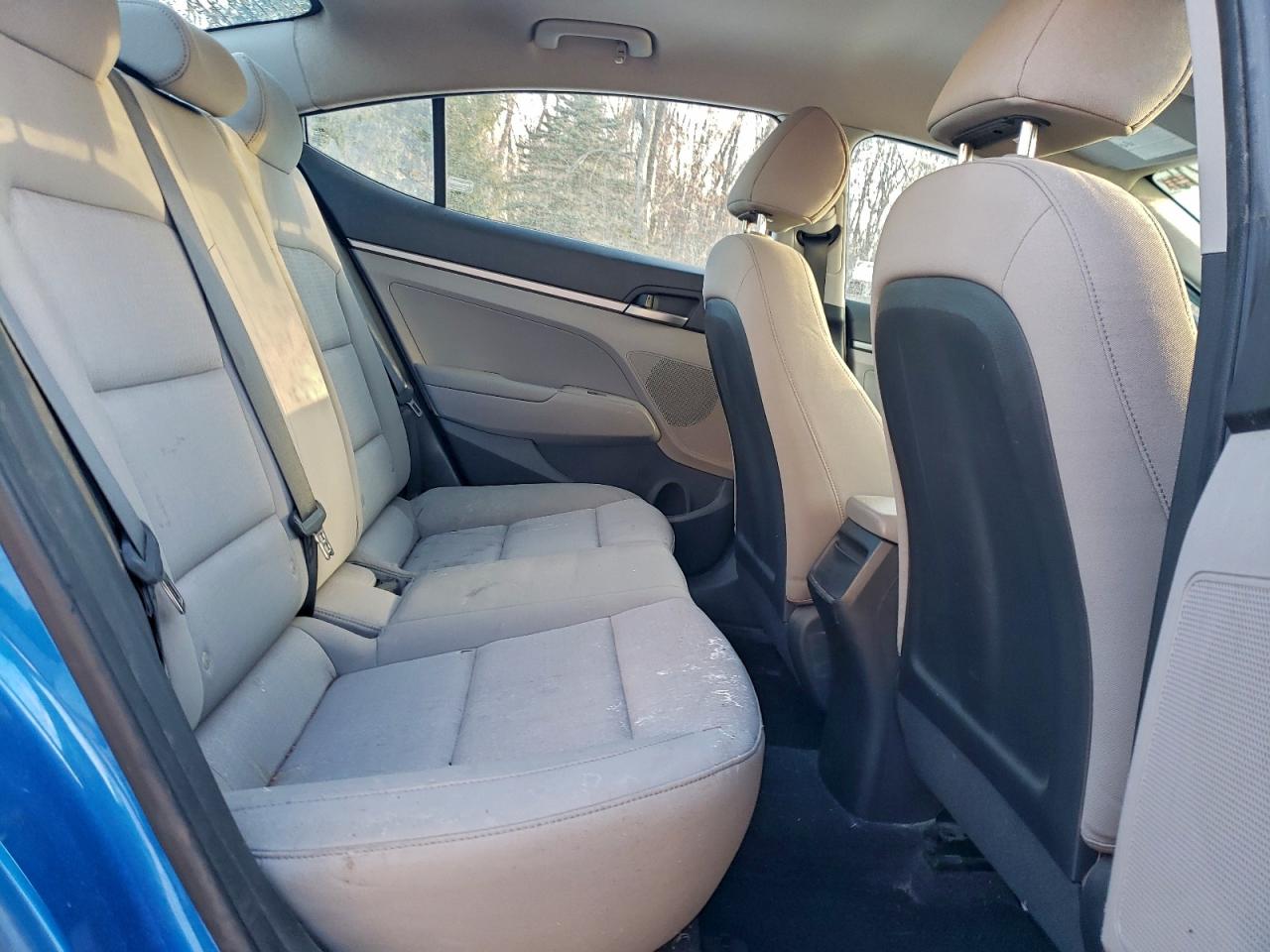 2017 HYUNDAI ELANTRA SE photo 10