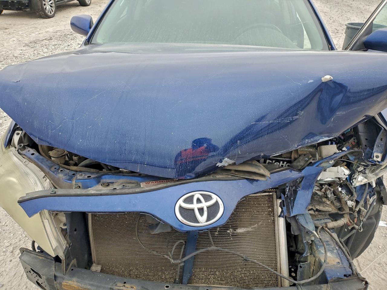 2010 TOYOTA CAMRY BASE photo 11