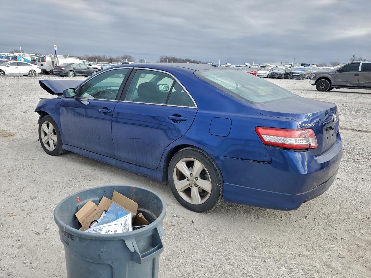 2010 TOYOTA CAMRY BASE photo 2