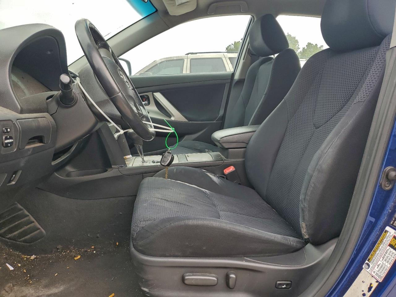 2010 TOYOTA CAMRY BASE photo 7