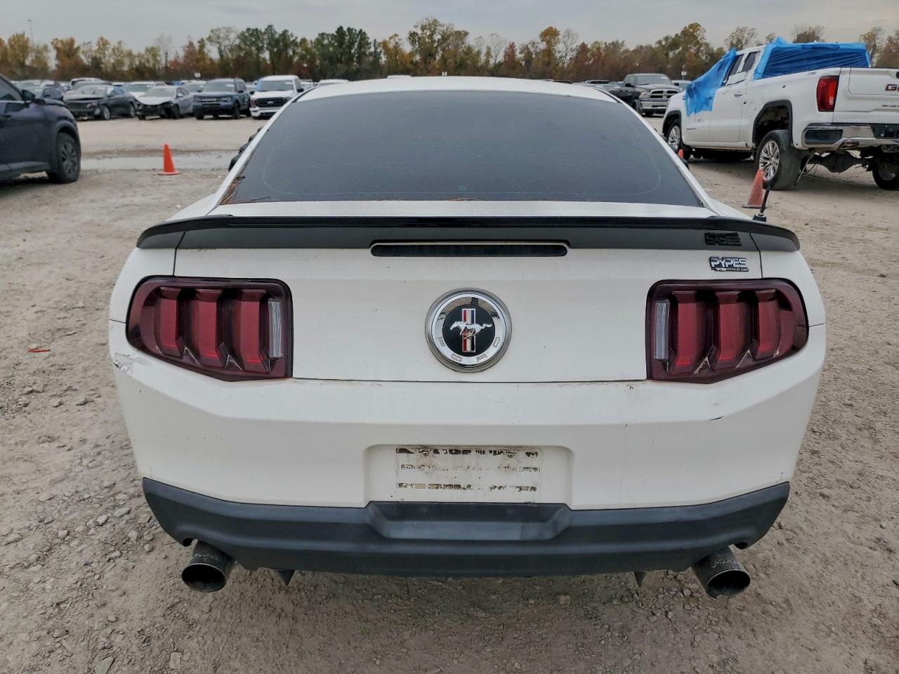 2012 FORD MUSTANG photo 6