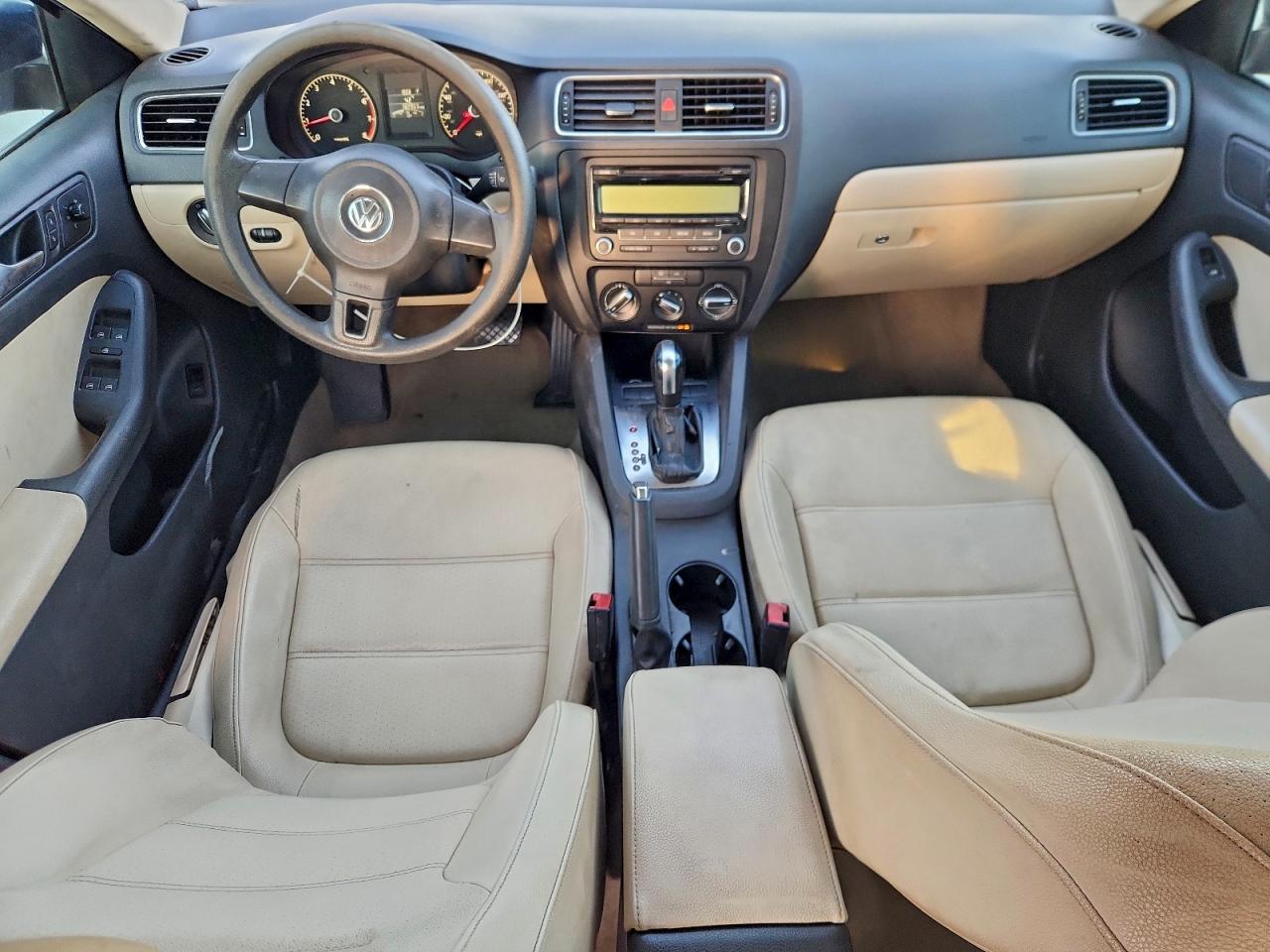 2011 VOLKSWAGEN JETTA SE photo 8