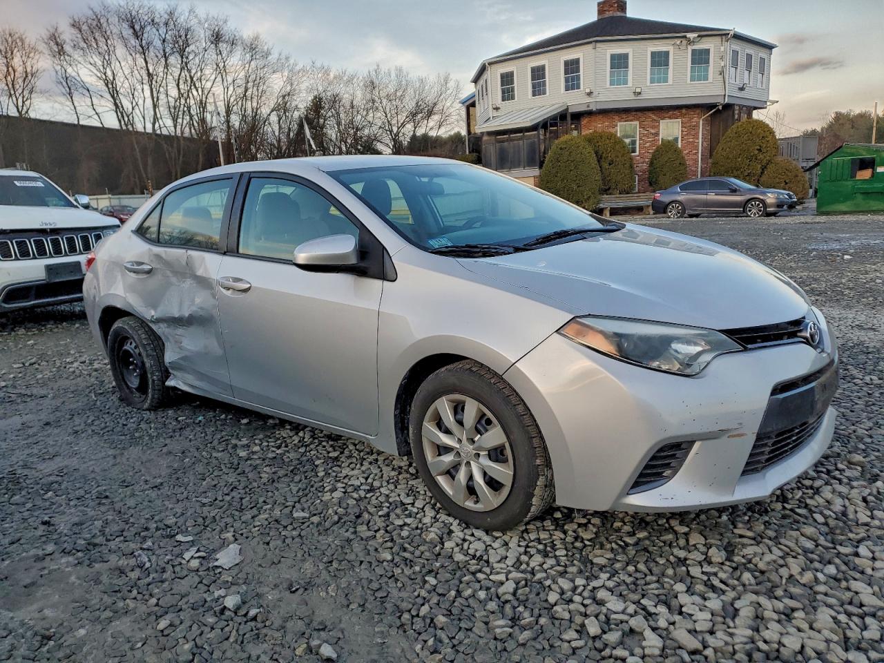 2015 TOYOTA COROLLA L photo 4