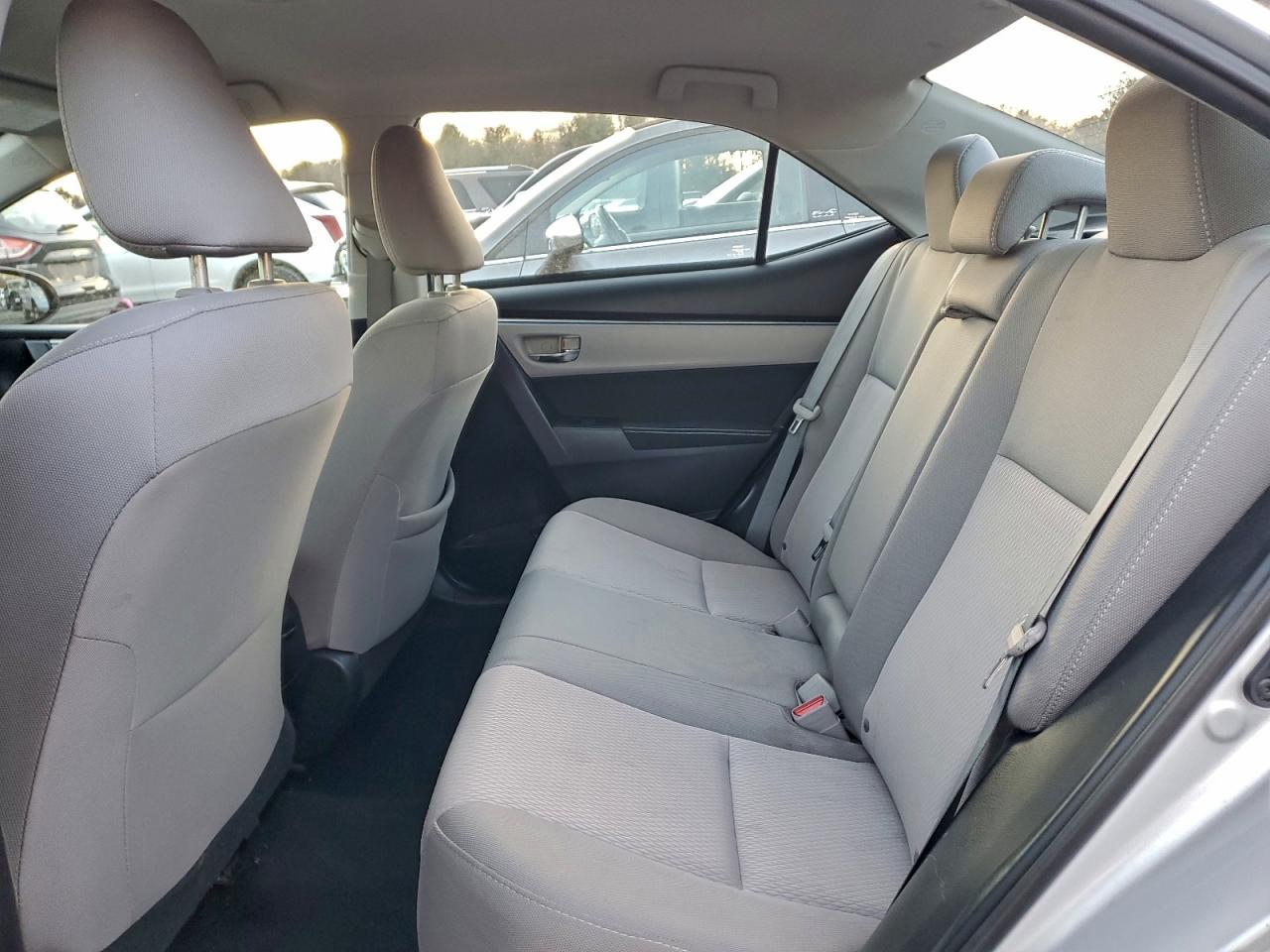2015 TOYOTA COROLLA L photo 10