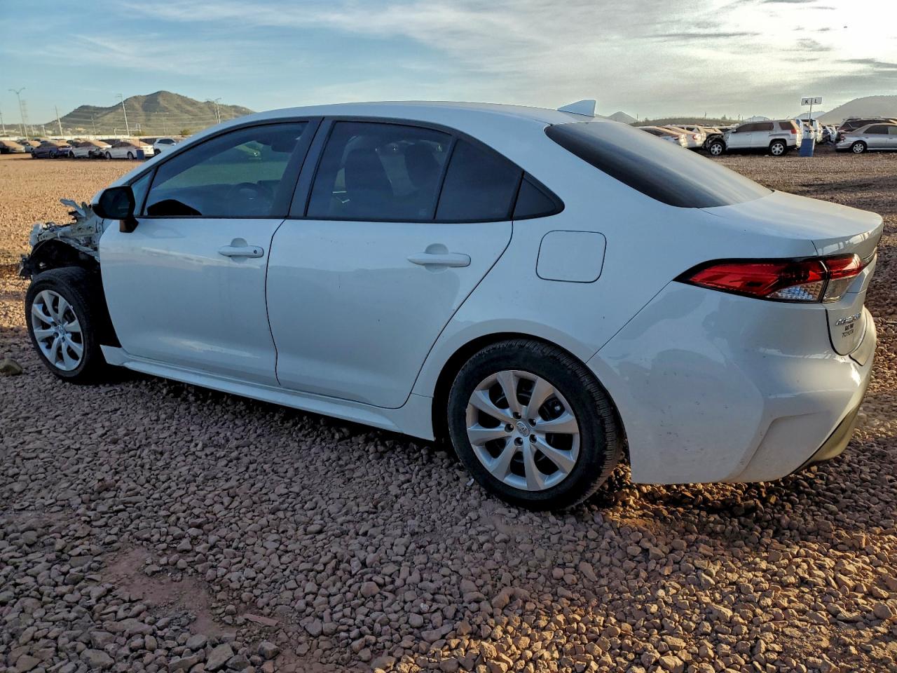 2024 TOYOTA COROLLA LE photo 3