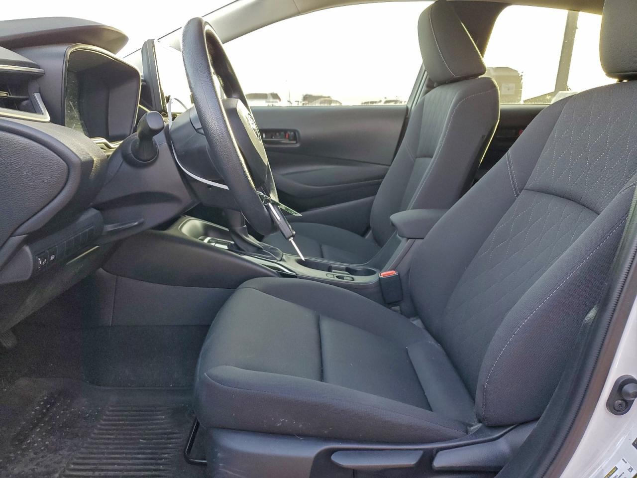 2024 TOYOTA COROLLA LE photo 13
