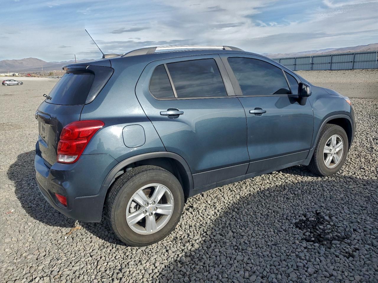 2021 CHEVROLET TRAX 1LT photo 3