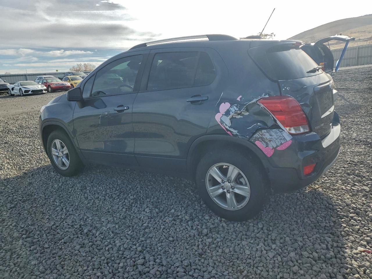 2021 CHEVROLET TRAX 1LT photo 2
