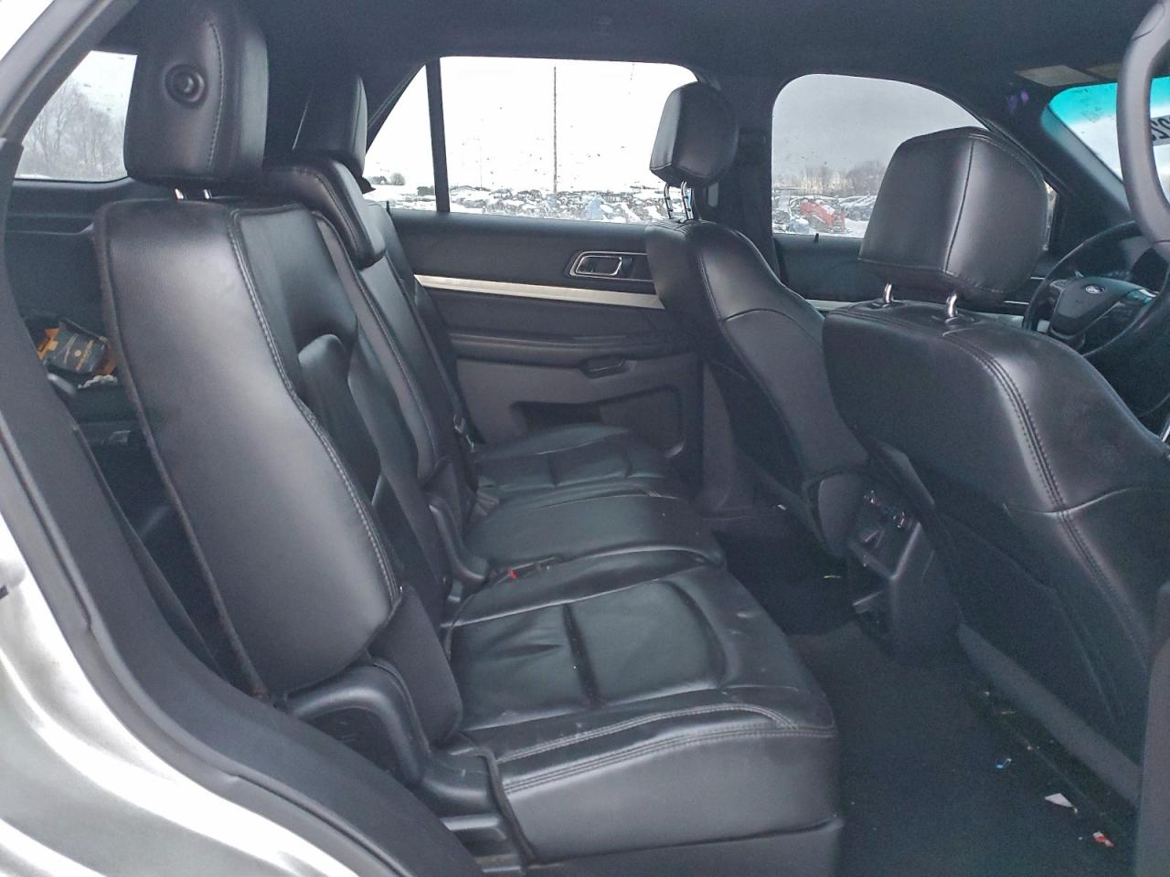 2017 FORD EXPLORER XLT photo 21