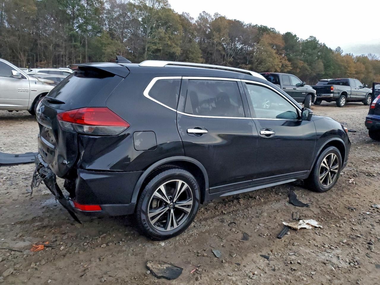 2019 NISSAN ROGUE S photo 5