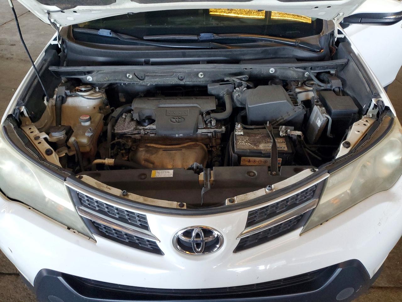 2015 TOYOTA RAV4 XLE photo 12