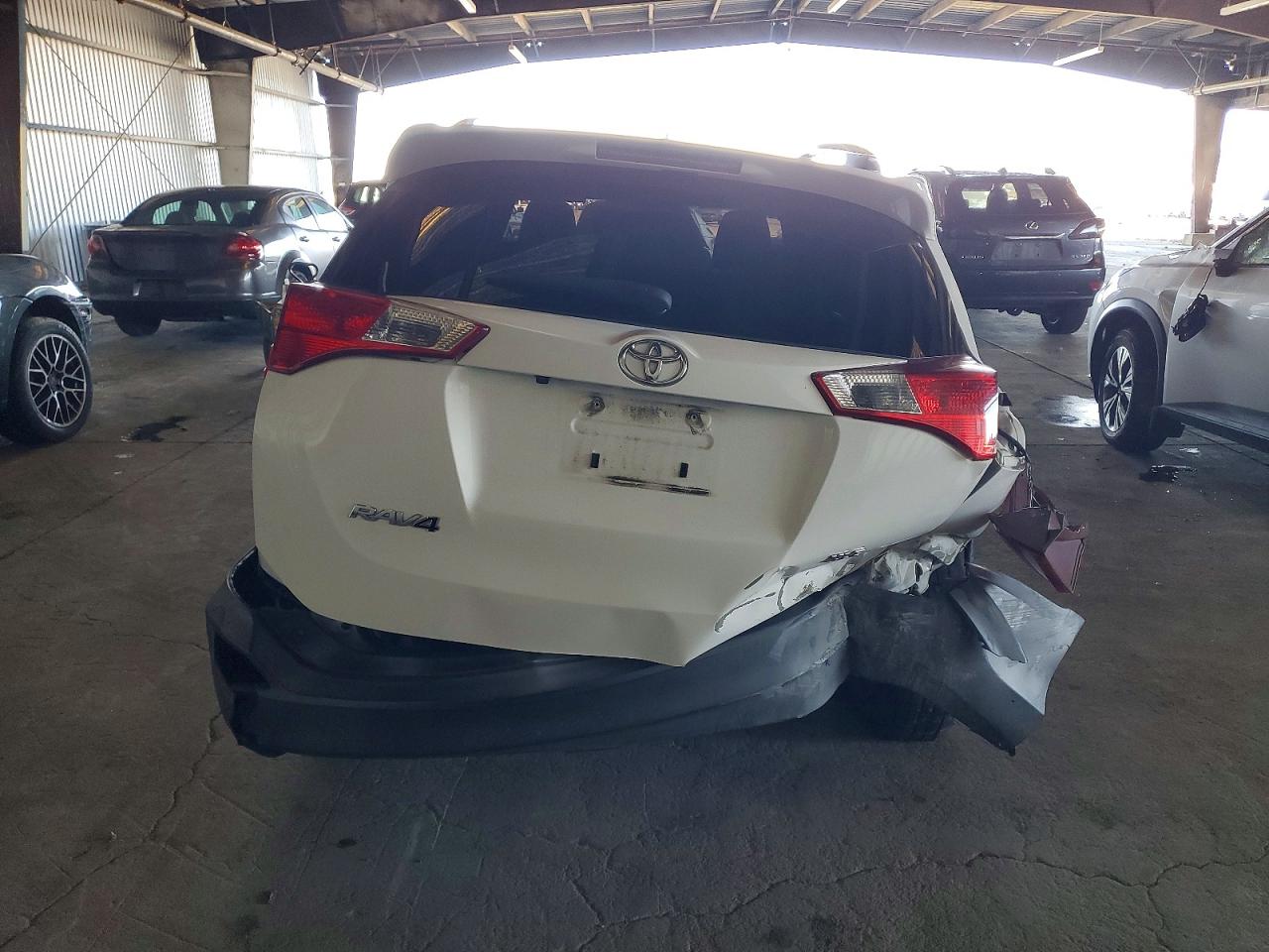 2015 TOYOTA RAV4 XLE photo 6