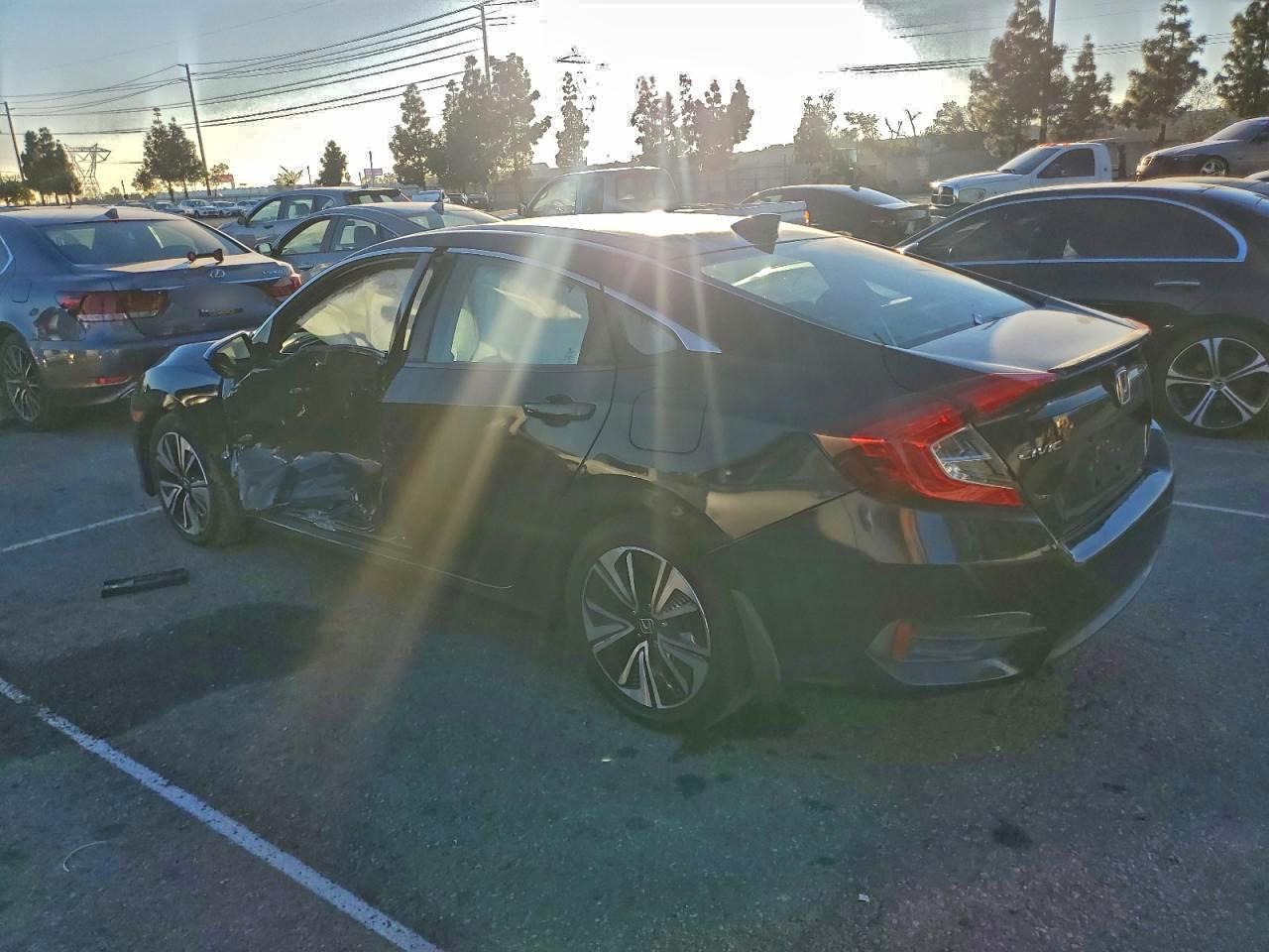 2017 HONDA CIVIC EX photo 2