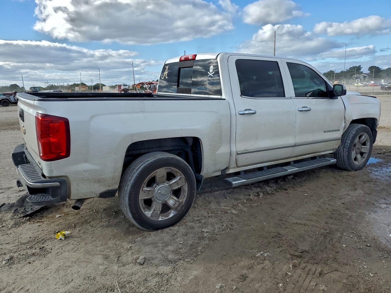 2017 CHEVROLET SILVERADO C1500 LTZ photo 3