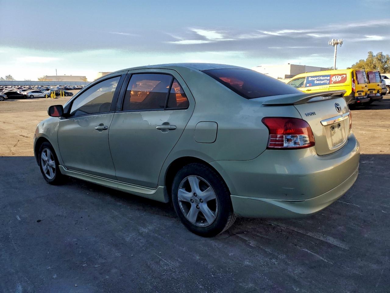2008 TOYOTA YARIS photo 2