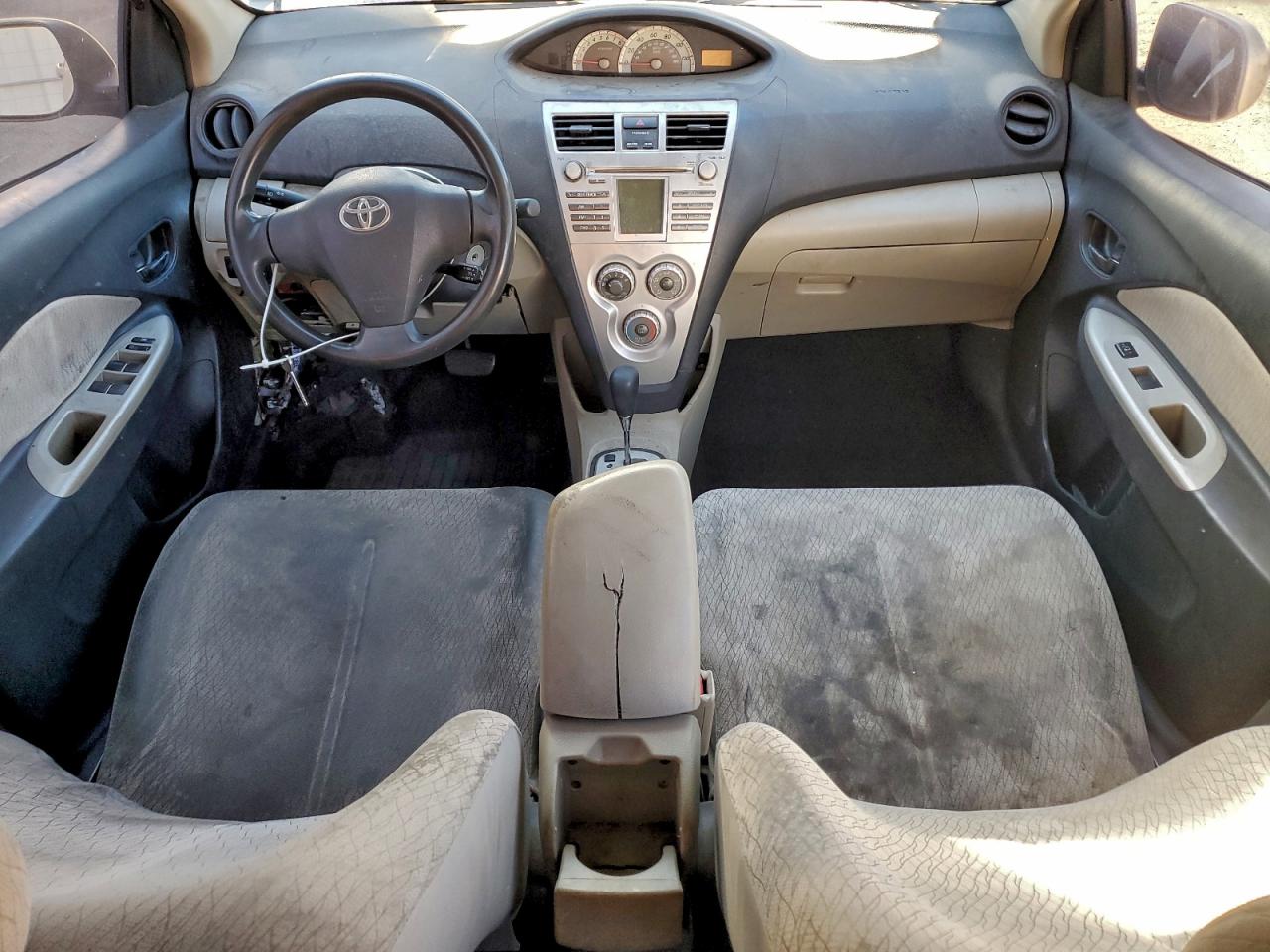 2008 TOYOTA YARIS photo 8