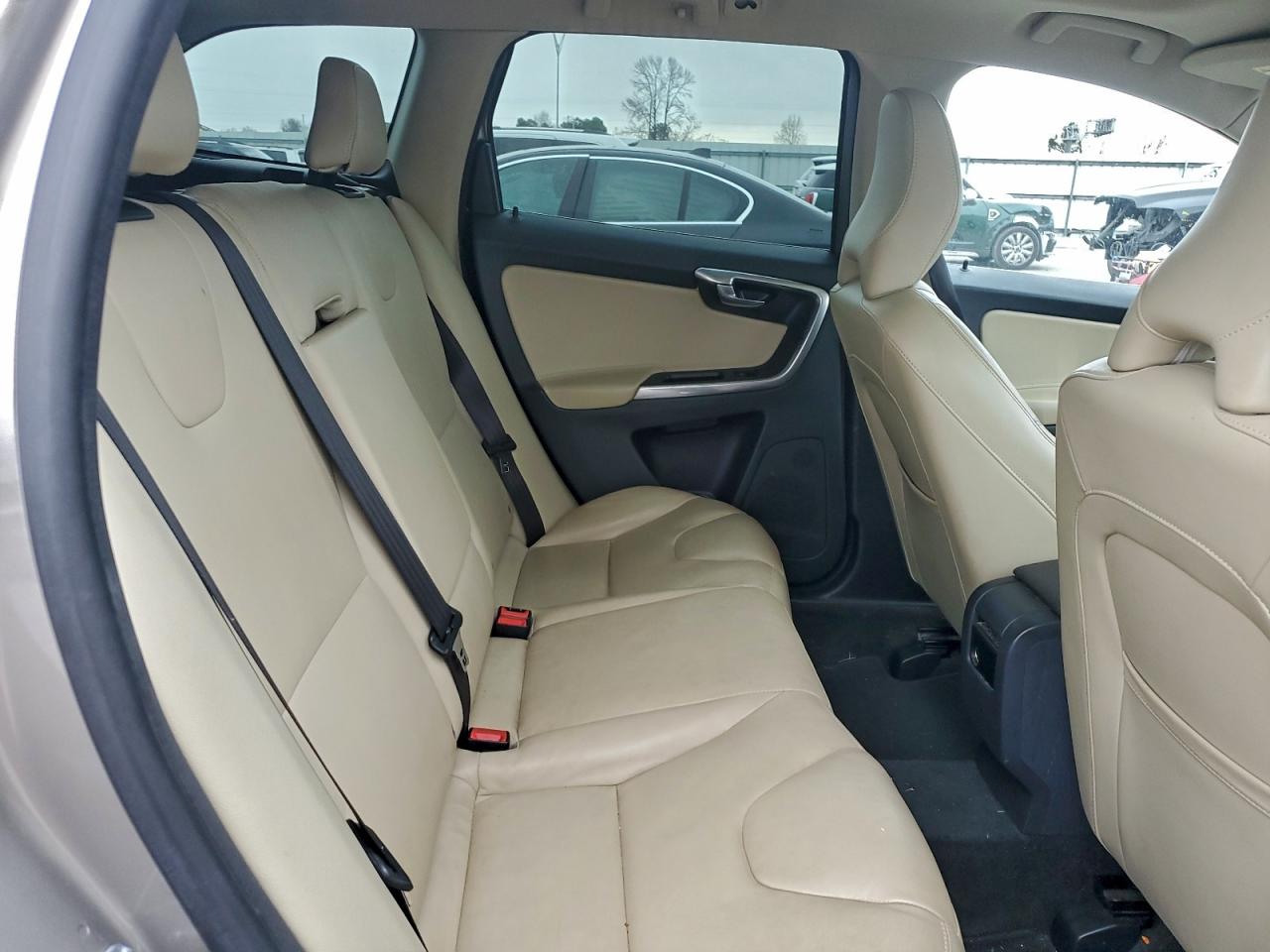 2016 VOLVO XC60 T5 PREMIER photo 11