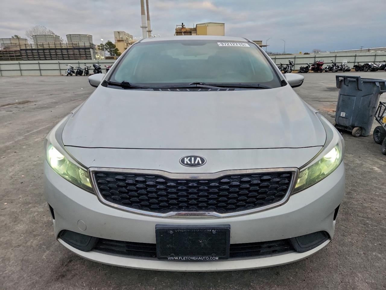 2017 KIA FORTE LX photo 5