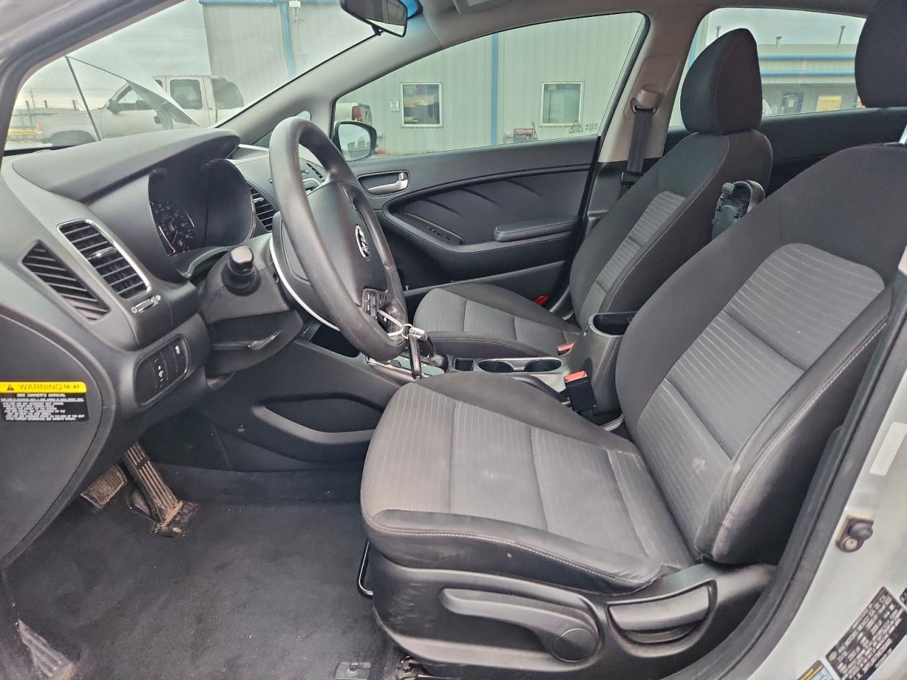 2017 KIA FORTE LX photo 7