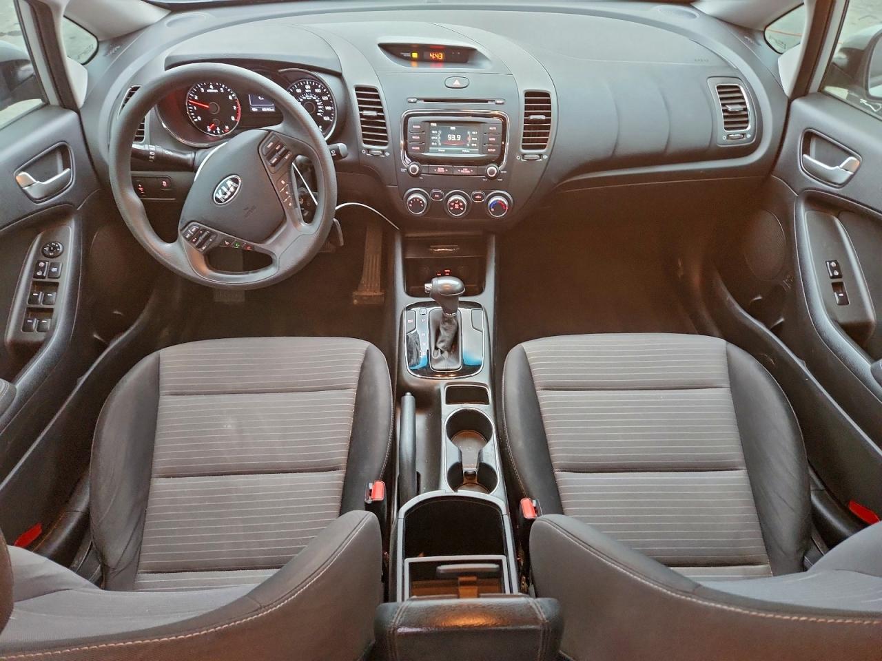 2017 KIA FORTE LX photo 8