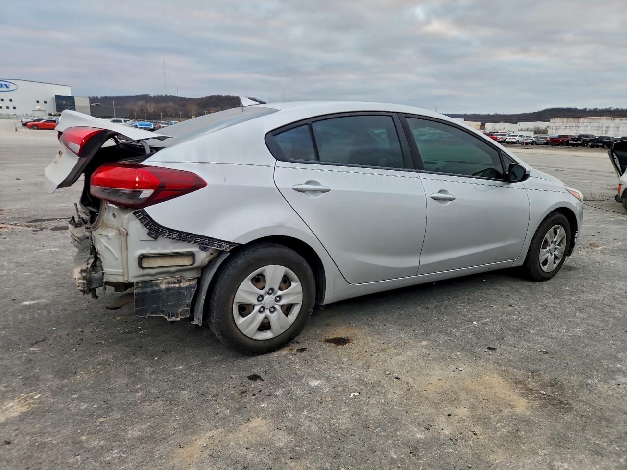 2017 KIA FORTE LX photo 3