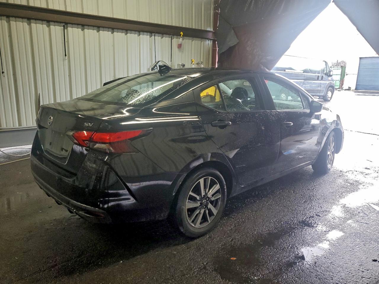 2021 NISSAN VERSA SV photo 5