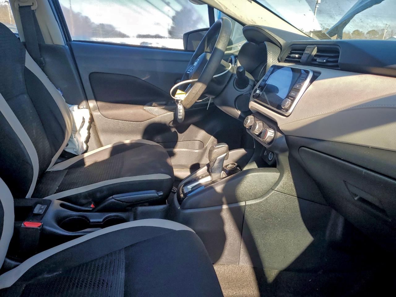 2021 NISSAN VERSA SV photo 13