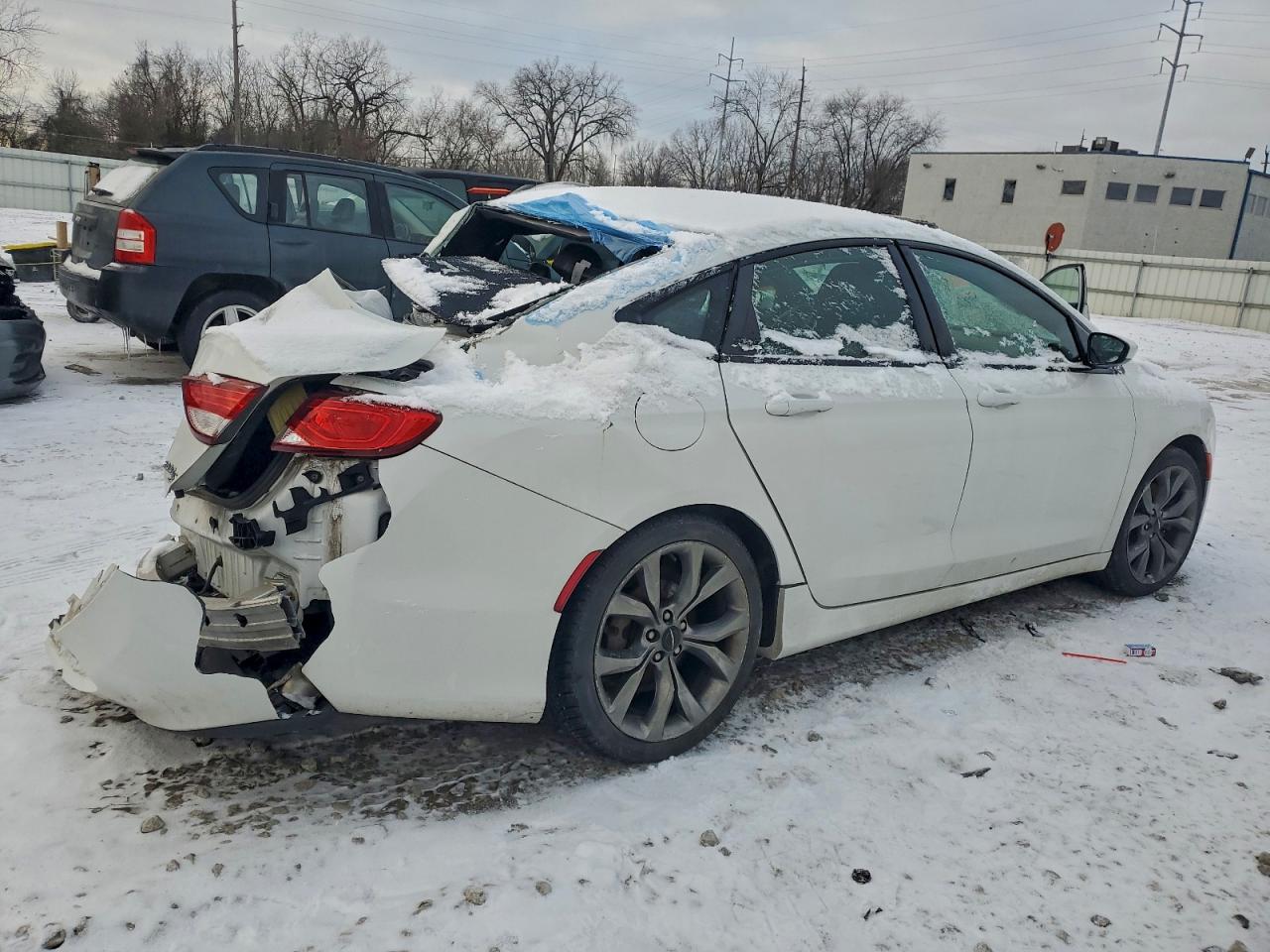 2015 CHRYSLER 200 S photo 3