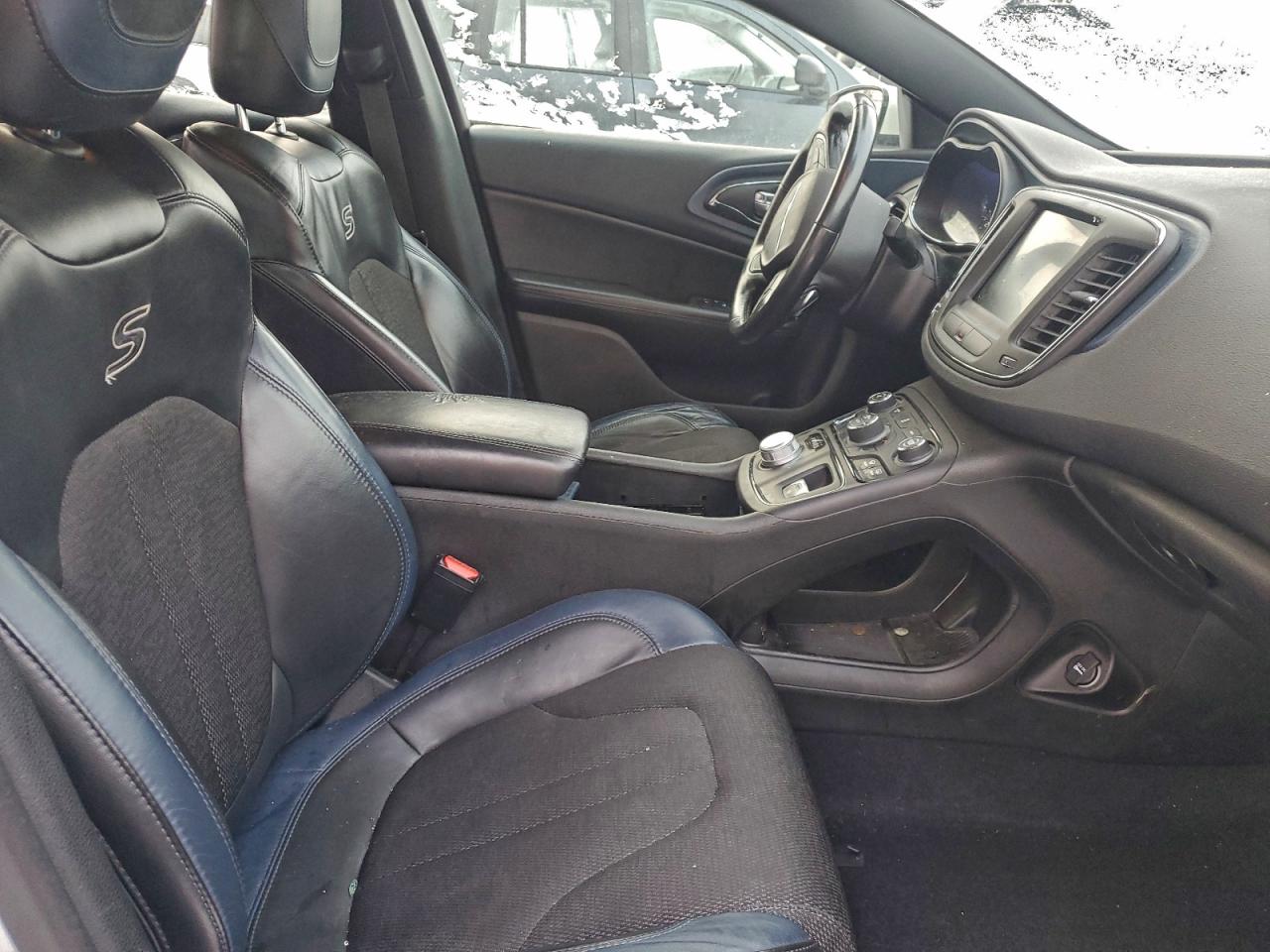 2015 CHRYSLER 200 S photo 7