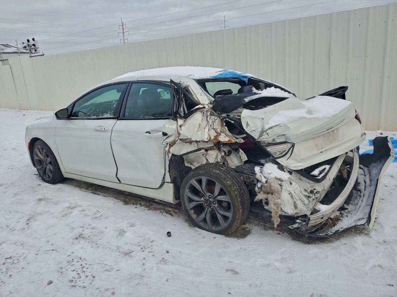 2015 CHRYSLER 200 S photo 2