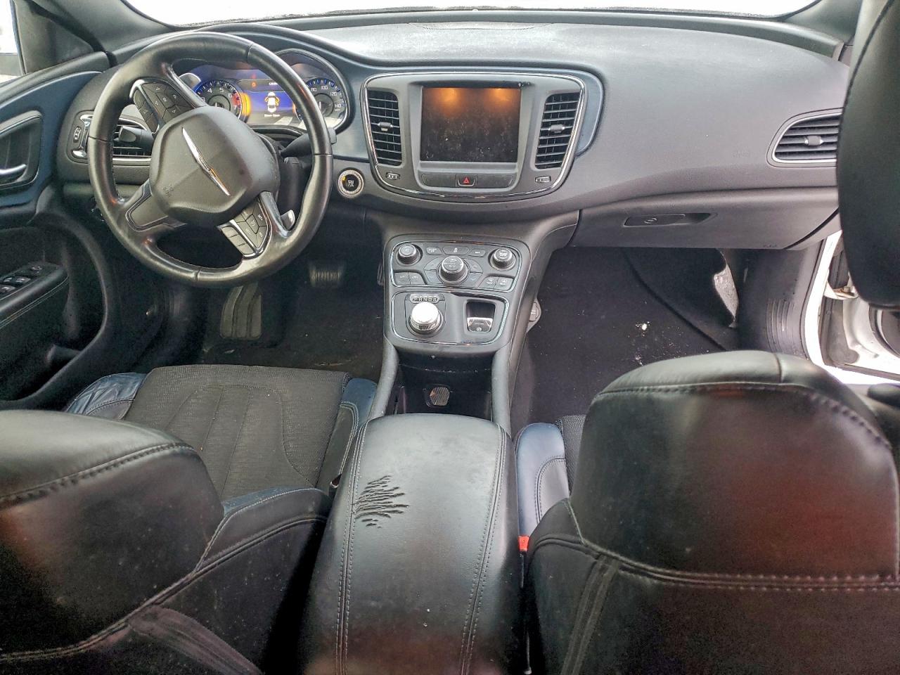 2015 CHRYSLER 200 S photo 8