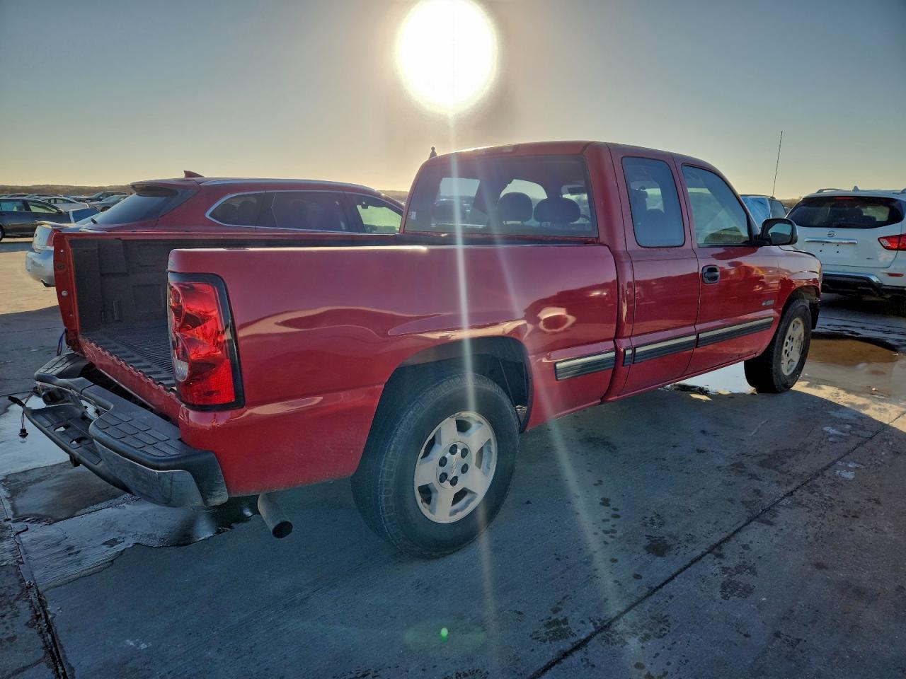 2002 CHEVROLET SILVERADO C1500 photo 3