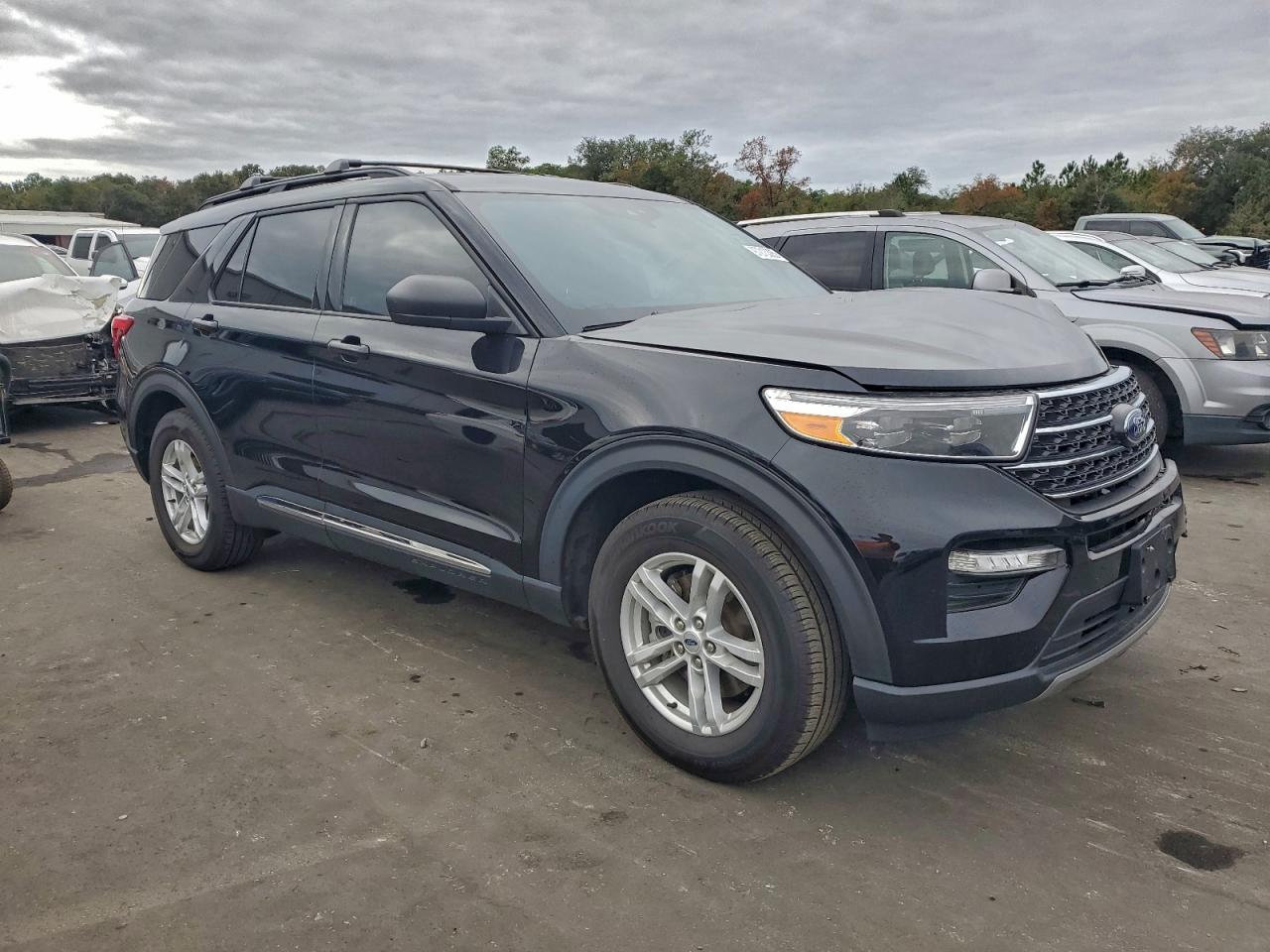 2023 FORD EXPLORER XLT photo 10