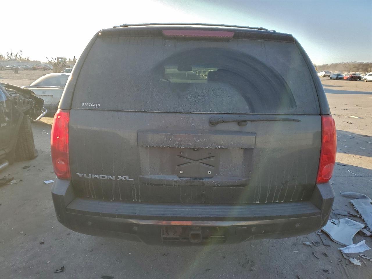 2010 GMC YUKON XL K1500 SLT photo 11