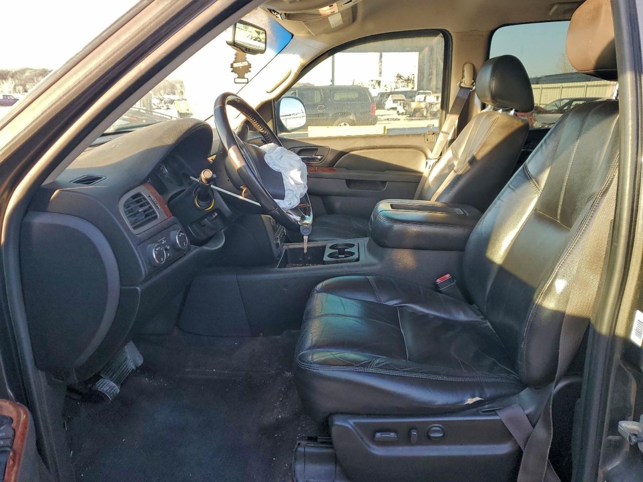 2010 GMC YUKON XL K1500 SLT photo 13