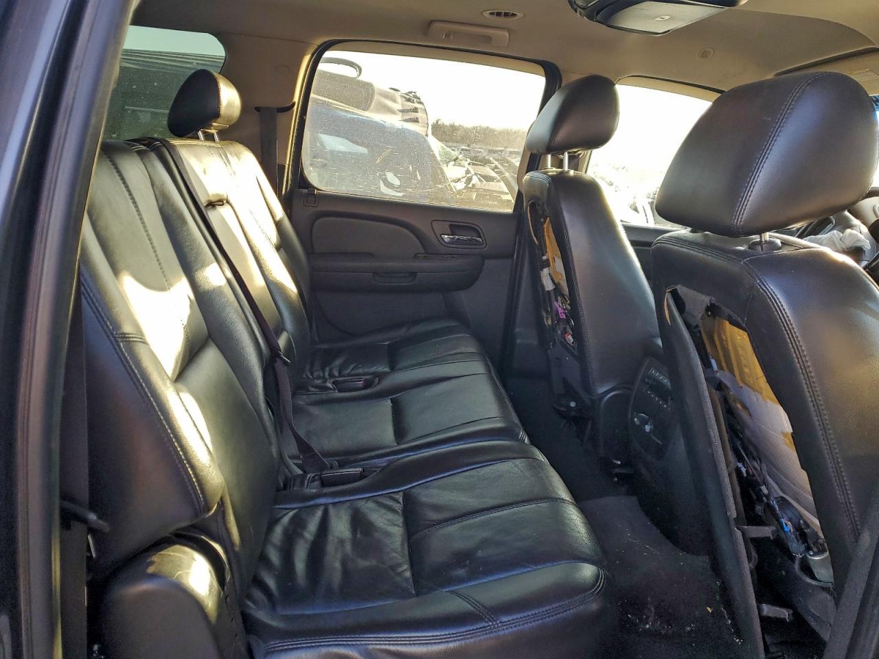 2010 GMC YUKON XL K1500 SLT photo 21